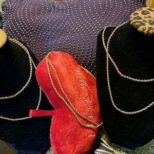 Twisted cord short chain around the neck. size 14. Laminated gold in 3 layers .